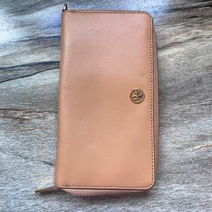 Tan Tory Burch wallet